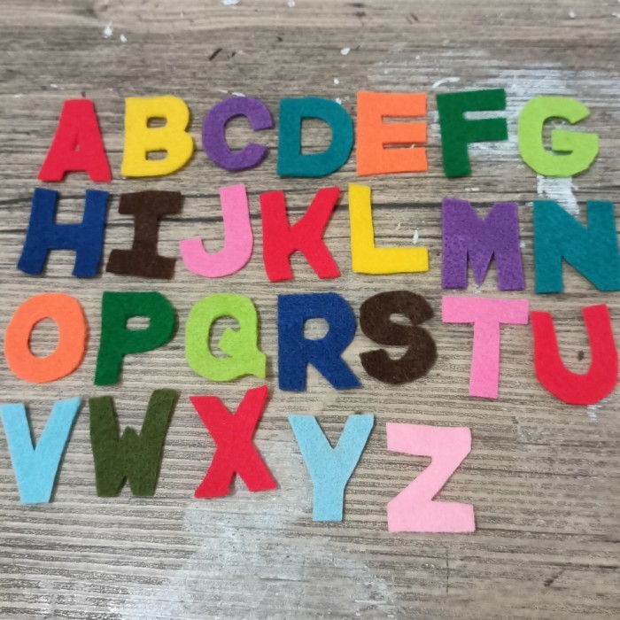 Huruf abjad flanel Pola huruf abjad flanel prakarya kerajinan flanel aplikasi flanel