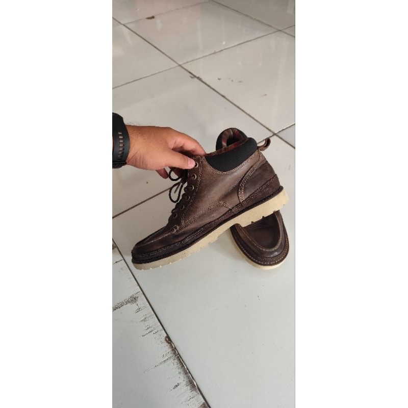Sepatu Vans kulit moctoe size 43