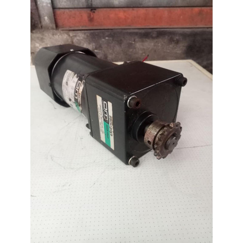 dinamo gearbox AC 90w rasio 1:180