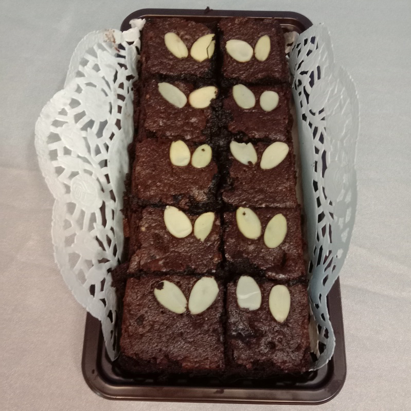 

BROWNIES Fudgy Toping Almond Dark Choco uk20x10x5 berat 500gr