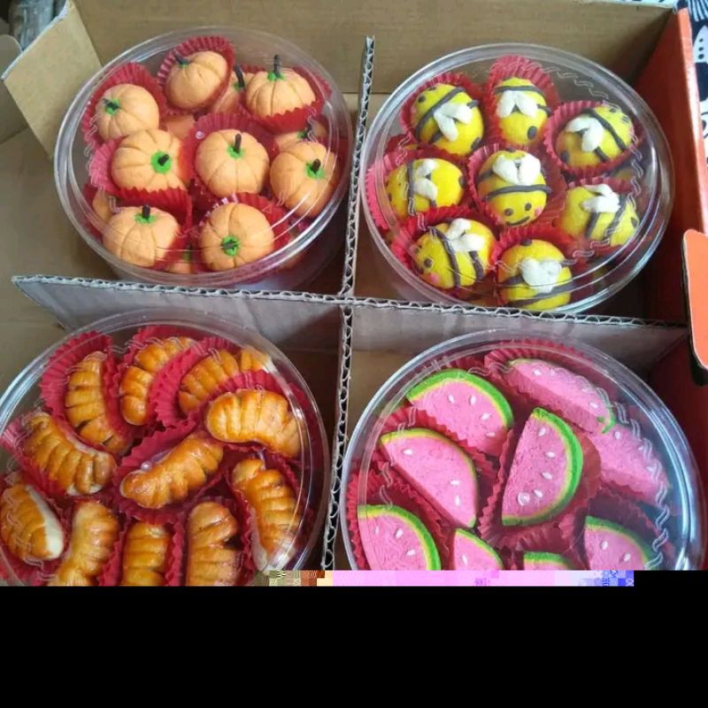 

paket kue kering isi 4 toples murah poll