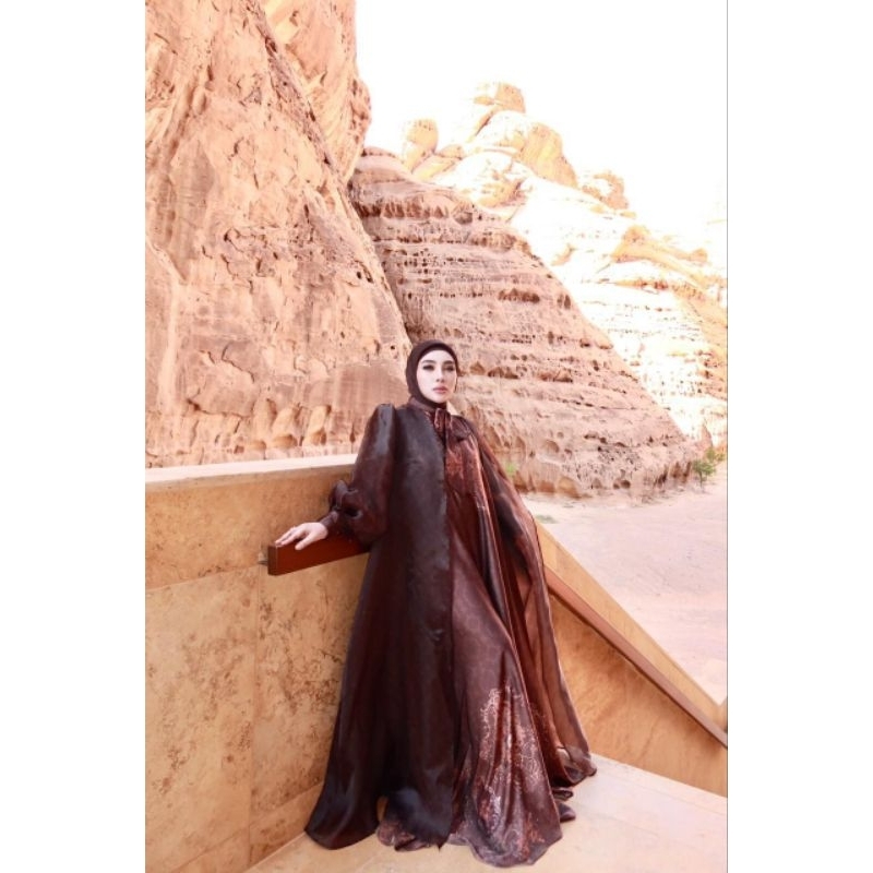 Shellasaukia original Abaya Shellasaukia