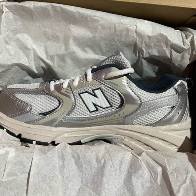 NB 530 GS warna Steel Grey