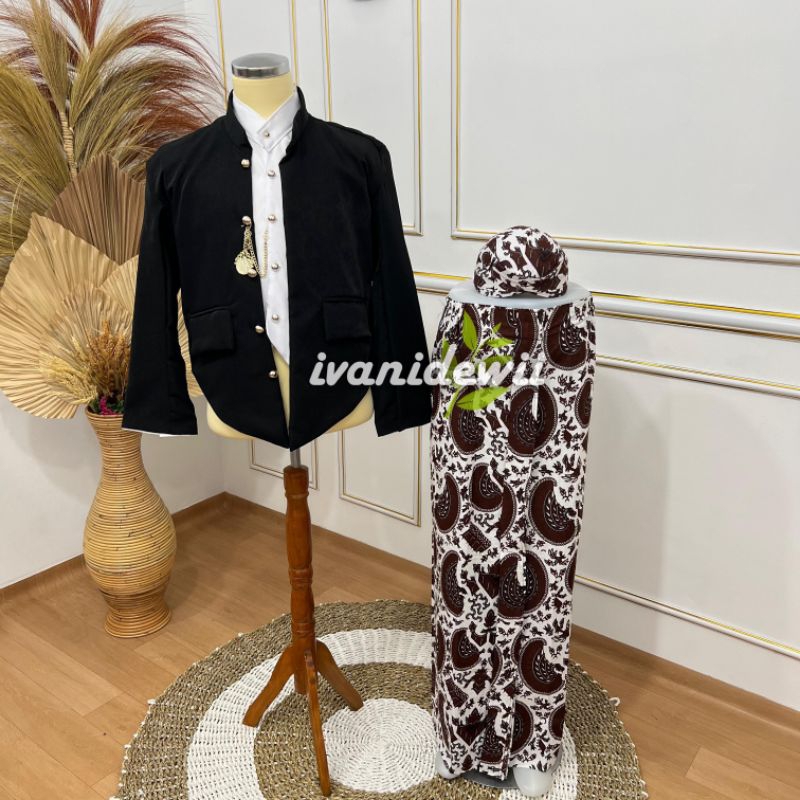 (1set, Cowok) Pakaian Adat Jawa / Beskap + Jarik + Blangkon + Free Benggol | Hewes- Semen Putih