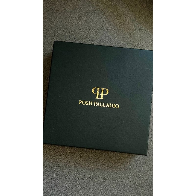 

Hard Box 25x25x5.5 - Posh Palladio