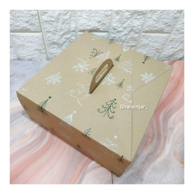 

Kotak Kado Natal 22x22x10cm Box Dus Merry Christmas