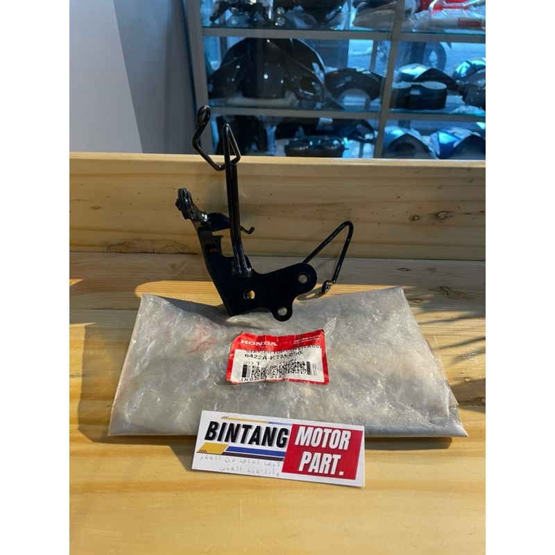 6422A-KTM-850 BRACKET DUDUKAN COVER TEBENG TAMENG SEGITIGA HONDA SUPRA X125 OLD KARBU ORIGINAL AHM