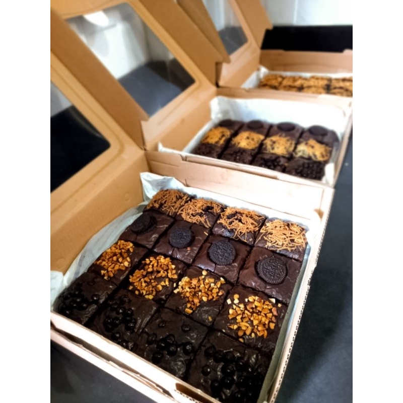 

Brownies Fudgy | ukuran 20x20cm