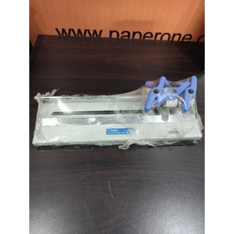 

DRILL PUNCH 3 HOLE CARL CAP 3