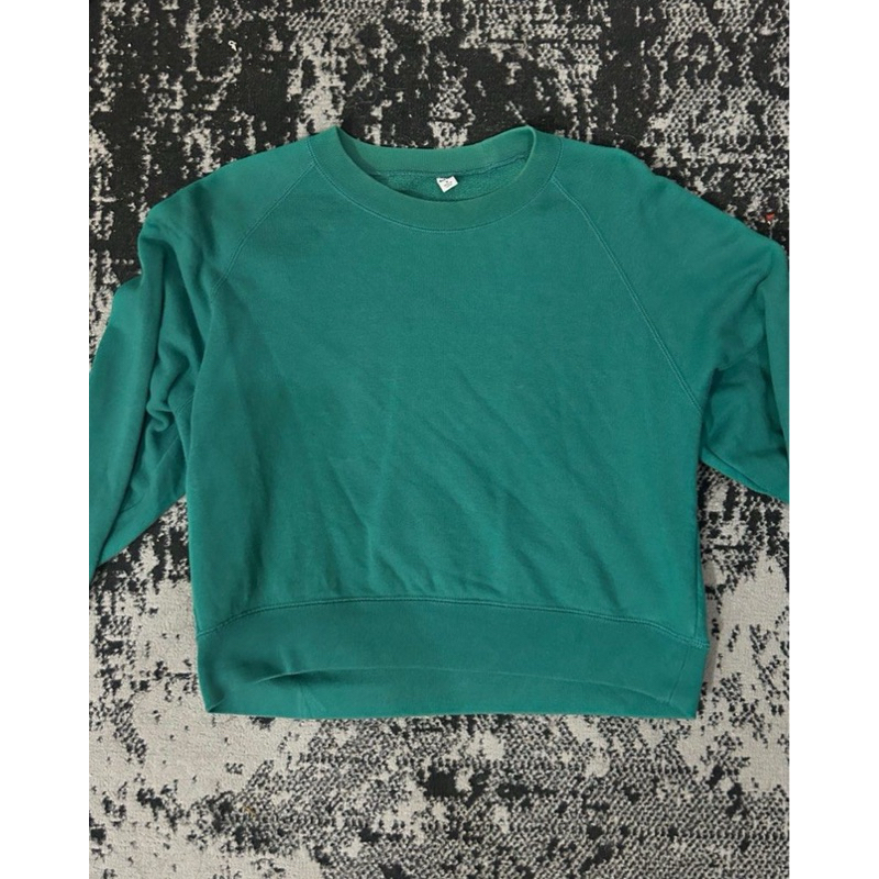 Crewneck Uniqlo Warna Hijau