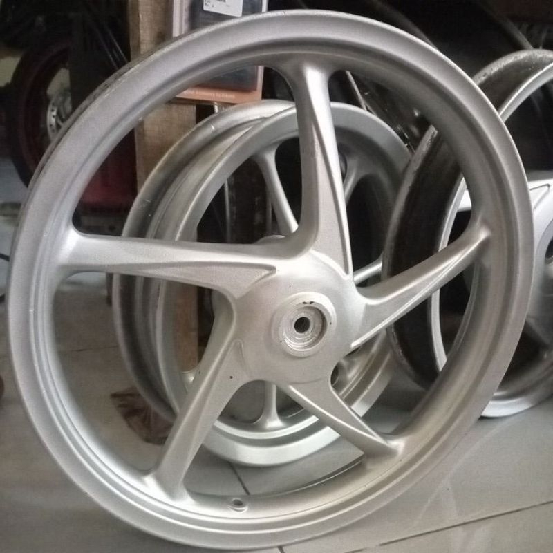 velg honda beat karbu/kvy silver original copotan