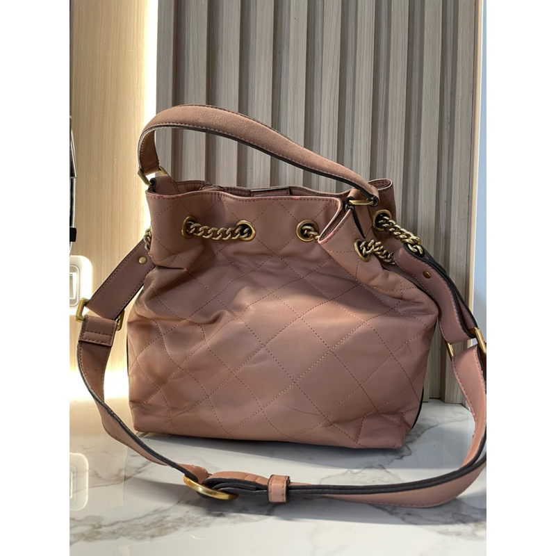 Tas Charles and Keith bundling dompet