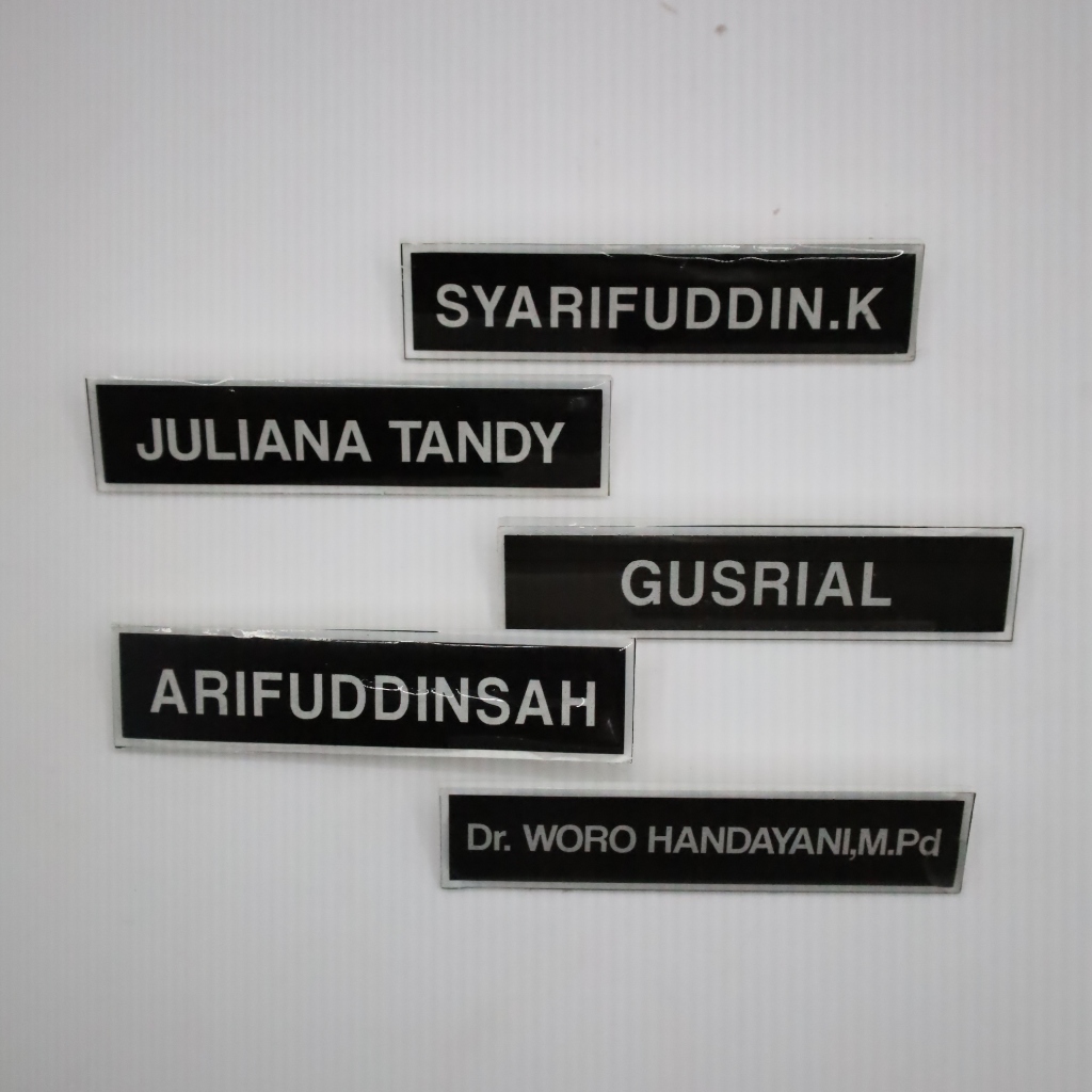 

Name Tag Custom