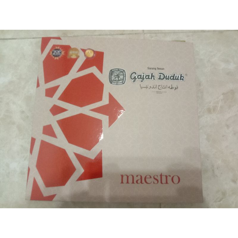 Gajah duduk maestro