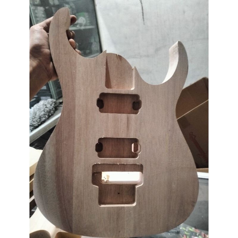 Body gitar Ibanez RG unfinish