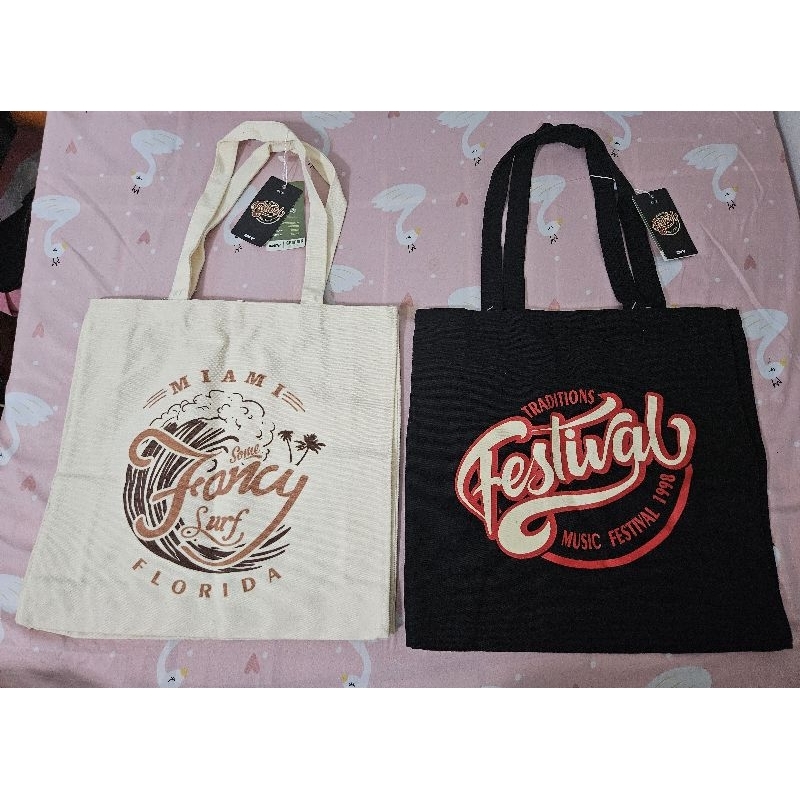 [NEW WITH TAG] Graphic Tote Bag Kanvas Traditions Music Festival 1998 Hitam Black & Miami Some Fancy