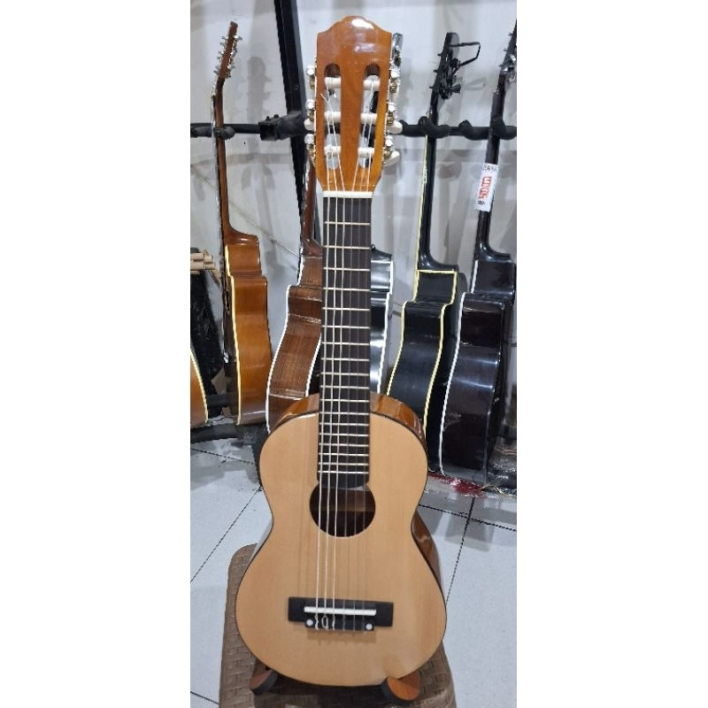 GITARLELE CIPRUS + TAS / MERANTI + TAS