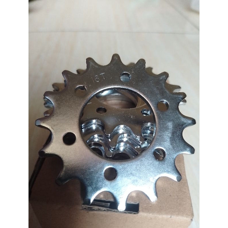 cog sixbolt 16T
