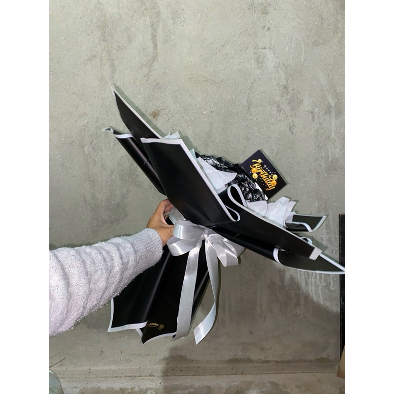 

BUKET BONEKA WISUDA / BUKET WISUDA / BUKET BUNGA ARTIFICIAL