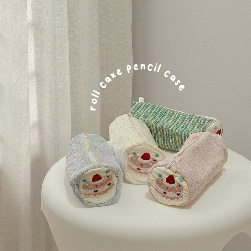 

SONNATA. Roll Cake Pencil Case ——— tweed material pencil case | cute pencil case with cake design | tempat pensil lucu gambar cake bahan tweed