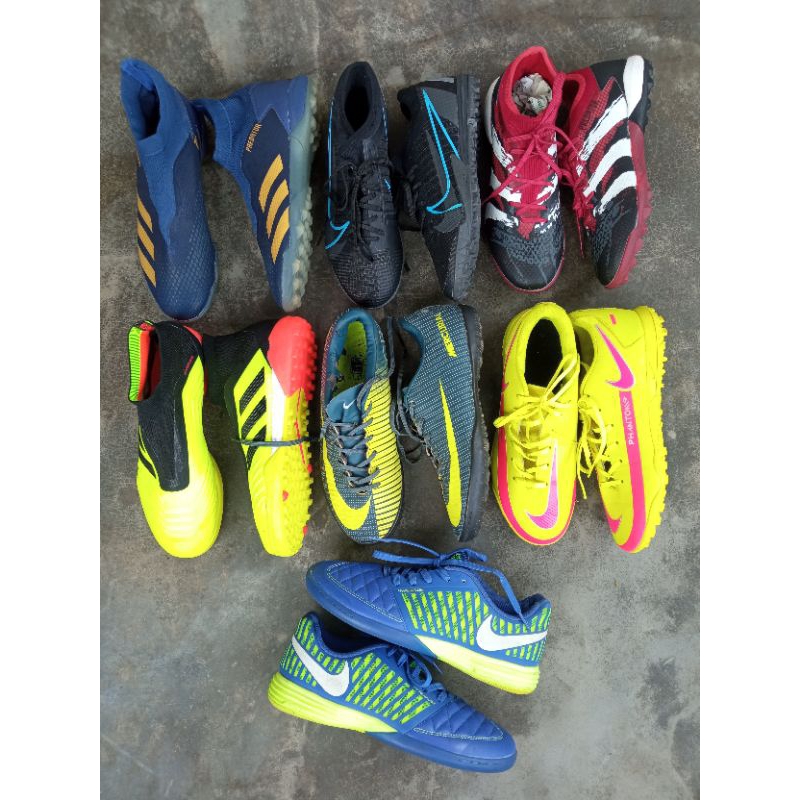sepatu mini soccer