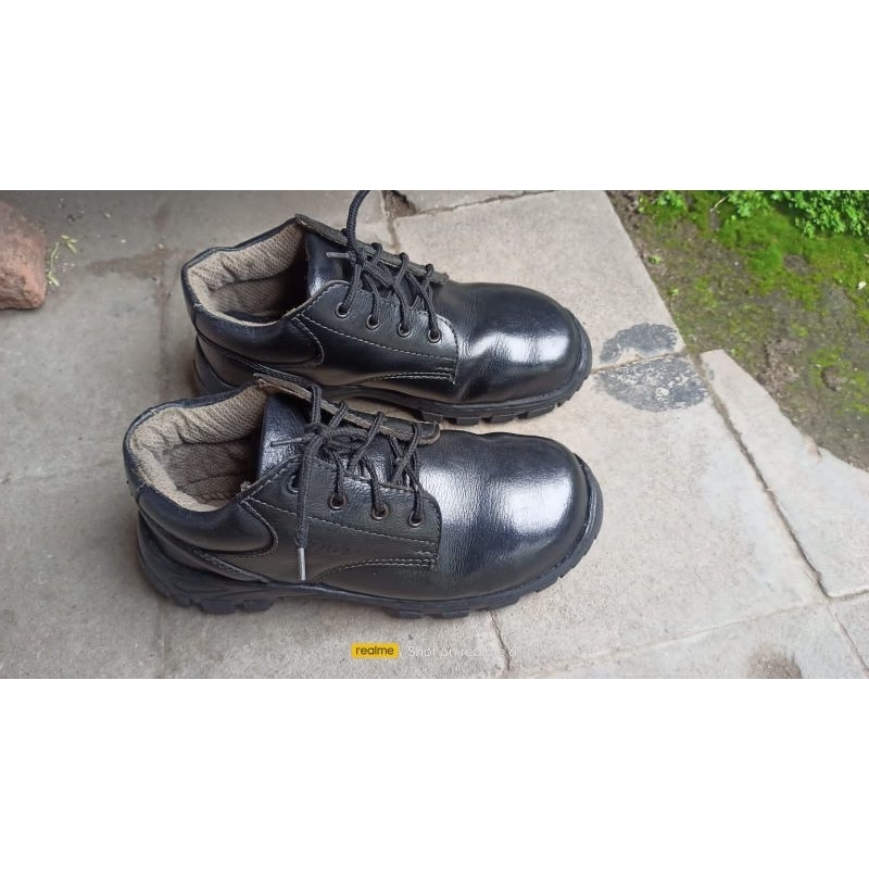 sepatu safety kulit Kings 40 second