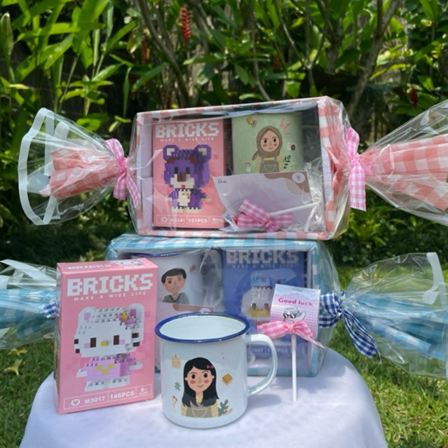 

Candy Hampers Gift Set Souvenir Hadiah Anak Kado Ulang Tahun Kado Wisuda Lego Bricks Gelas Mug Custom