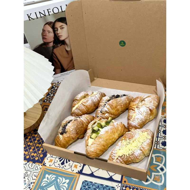 

Croissant Cream by Snack Box Cendana | Butter Croissant Cream