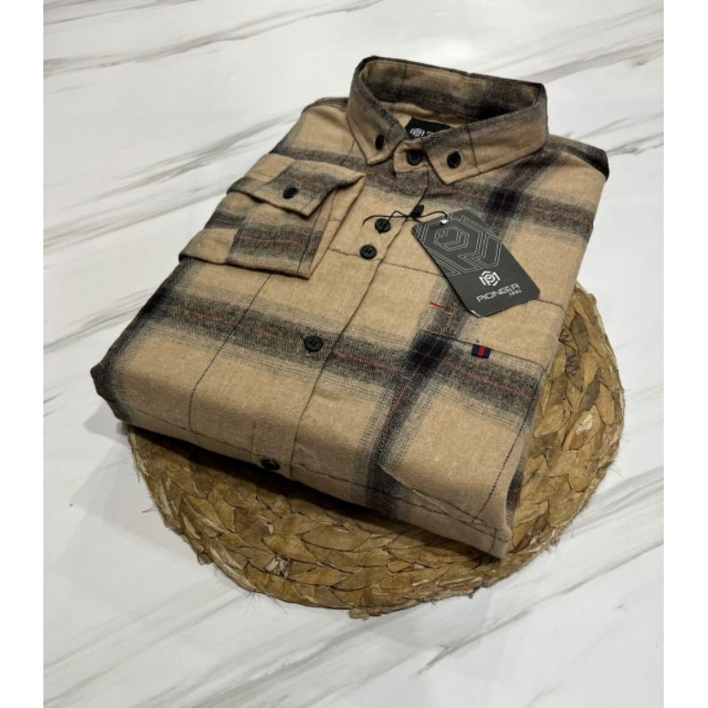 Kemeja Flanel Lengan Panjang Pria Abu Hitam Salur Putih