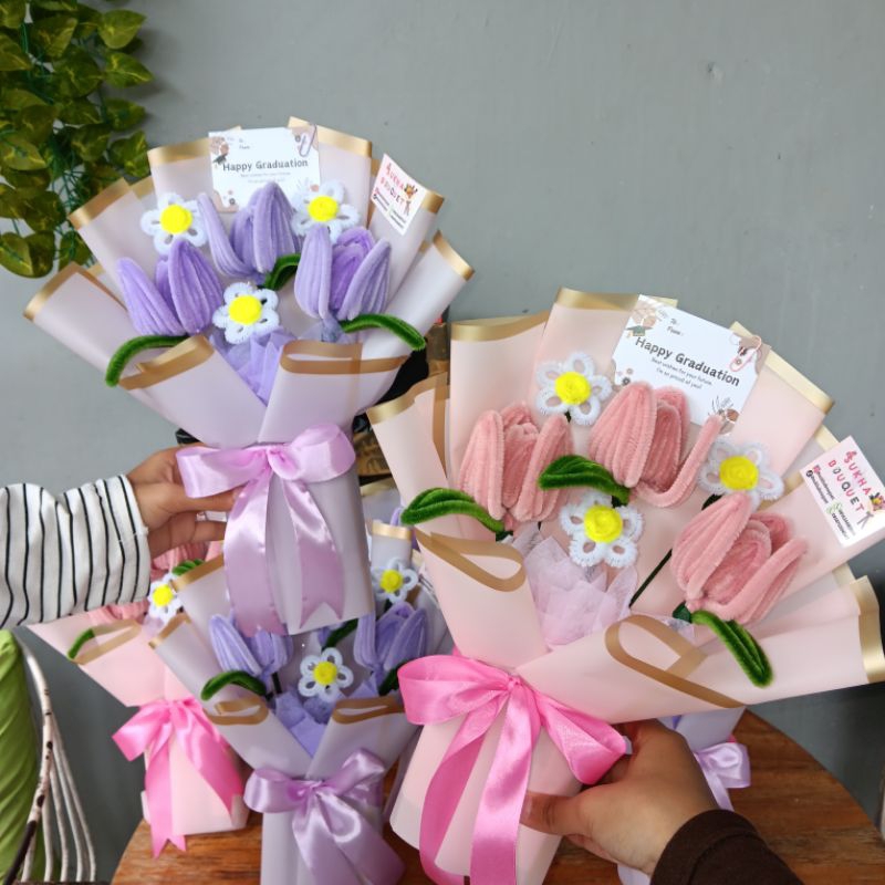 Buket Kawat Bulu Tulip Medium Murah / Bucket Bunga Wisuda Ultah | Bouquet Pipe Cleaners Cantik Premi