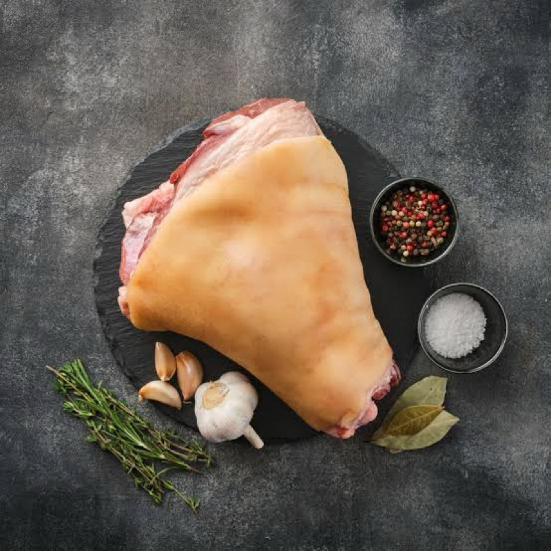 

Sengkel babi atau pork knuckle berat 1 kg