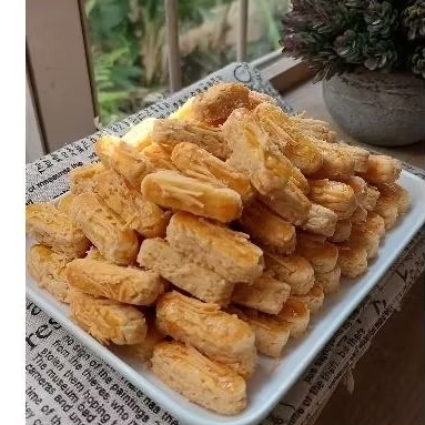 

KASTENGEL RENYAH PREMIUM BUTTER PILIHAN WANGI KEJU SUSU NGEPRULL BY BUHAR CAKE & BAKERY
