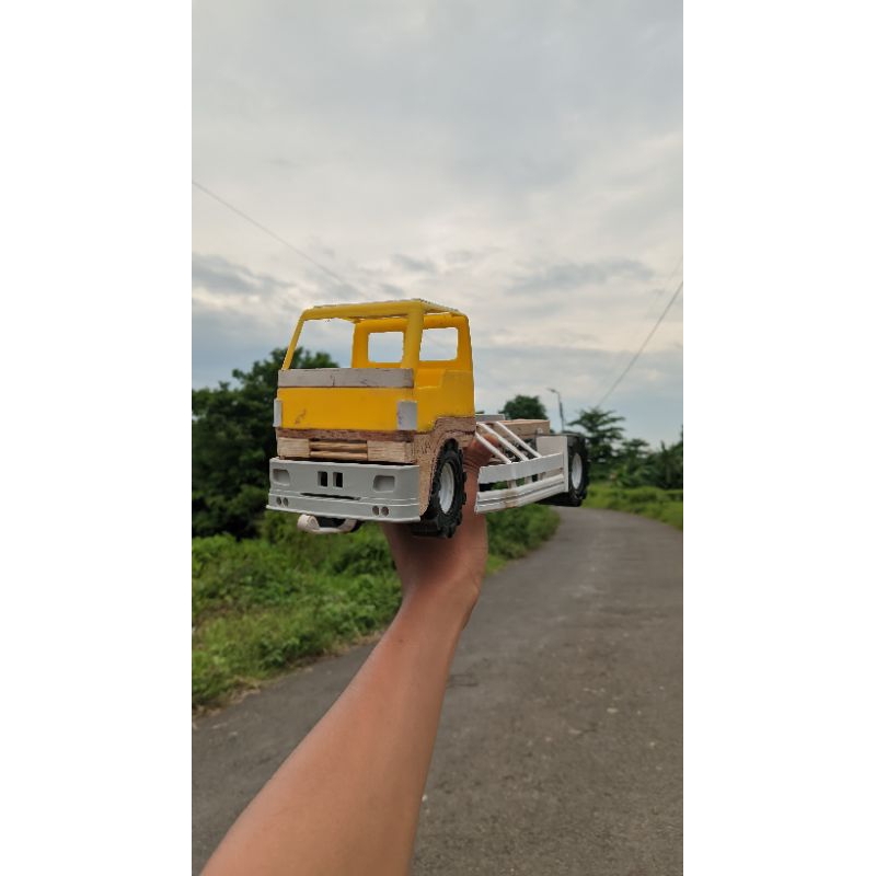 Miniatur truk plastik tanpa bak,herex full mbois