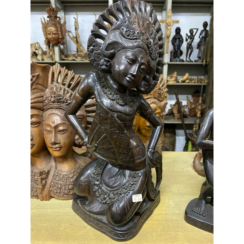 Patung Penari Bali Jangger