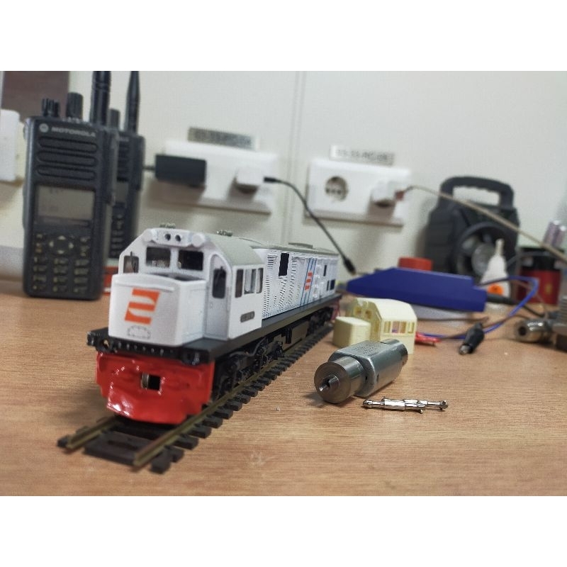 Lokomotif CC 201 DC Analog Skala HO Livery Experimental dengan double Flywheel dan Dogbone Metal