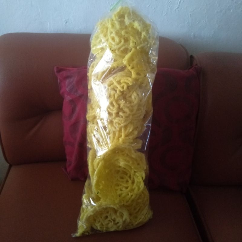 

Kerupuk Mie matang per Ball
