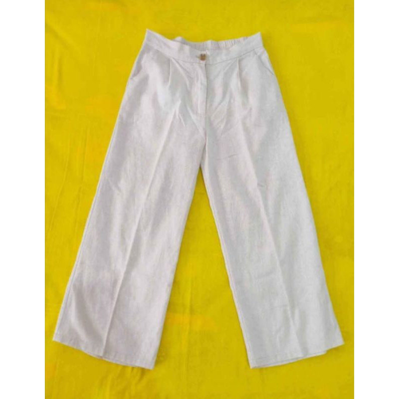 Preloved Celana Panjang Bahan LINEN Warna Cream 
Size 32/33
