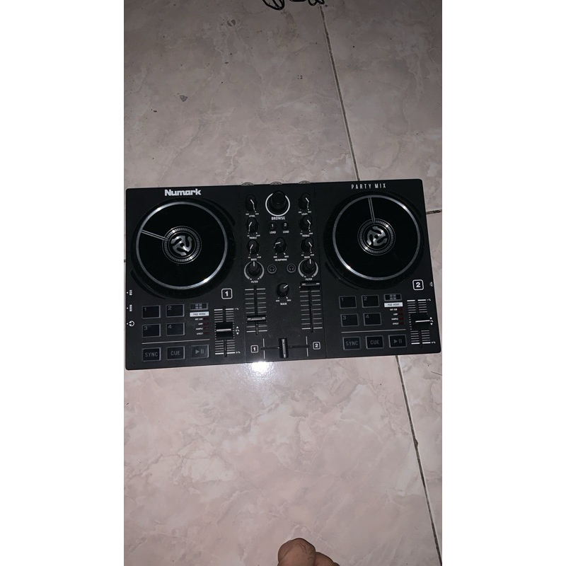 Numark DJ Mixer Party