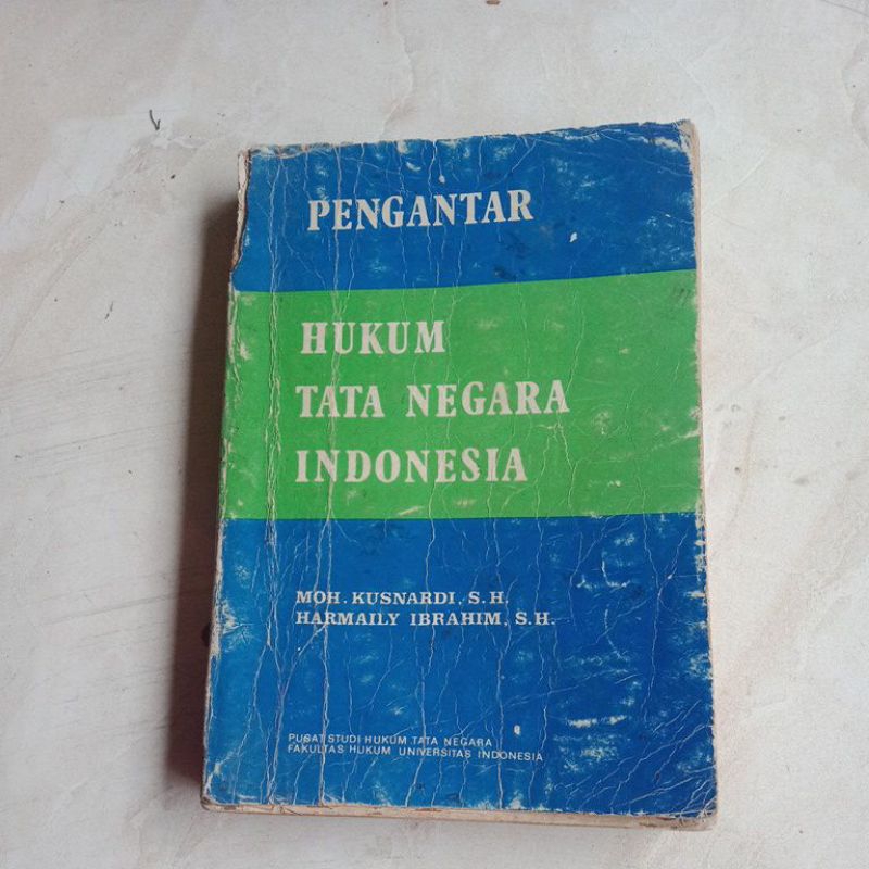Buku hukum tata negara Indonesia
