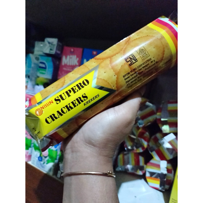 

supero crackers nissin