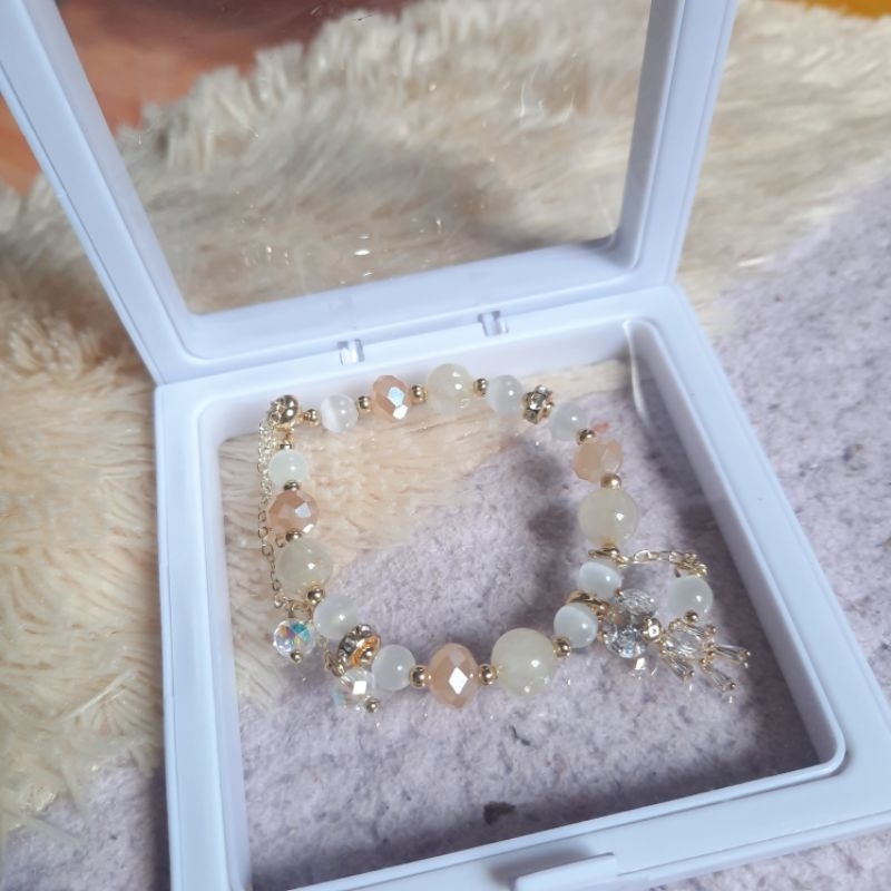 Gelang batu batuan khas Kalimantan