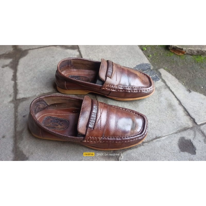 sepatu santai kasual kulit camel 38 second