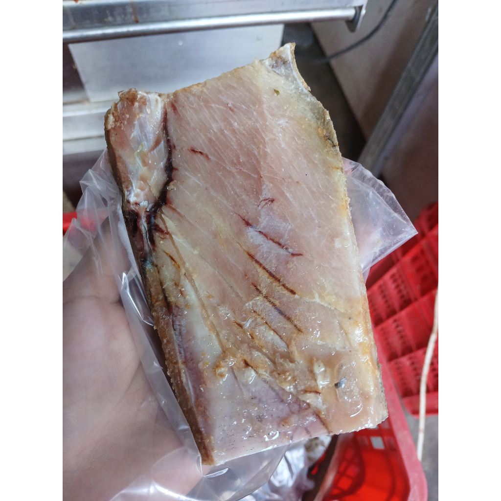 

TORO TUNA 1KG/OTORO TUNA/DAGING IKAN TUNA/SEAFOOD/IKAN LAUT