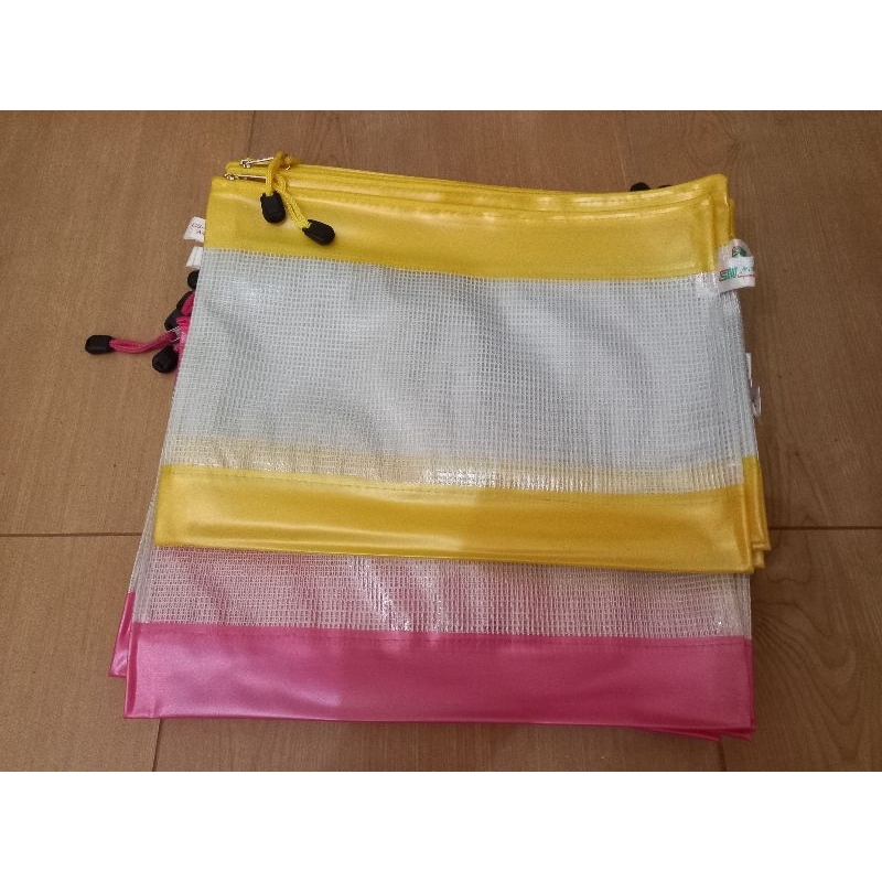 

Aneka Map A4 Folder Map Buku / Mal Dokumen / Map Zipper / Zipper Bag / Travel Pouch