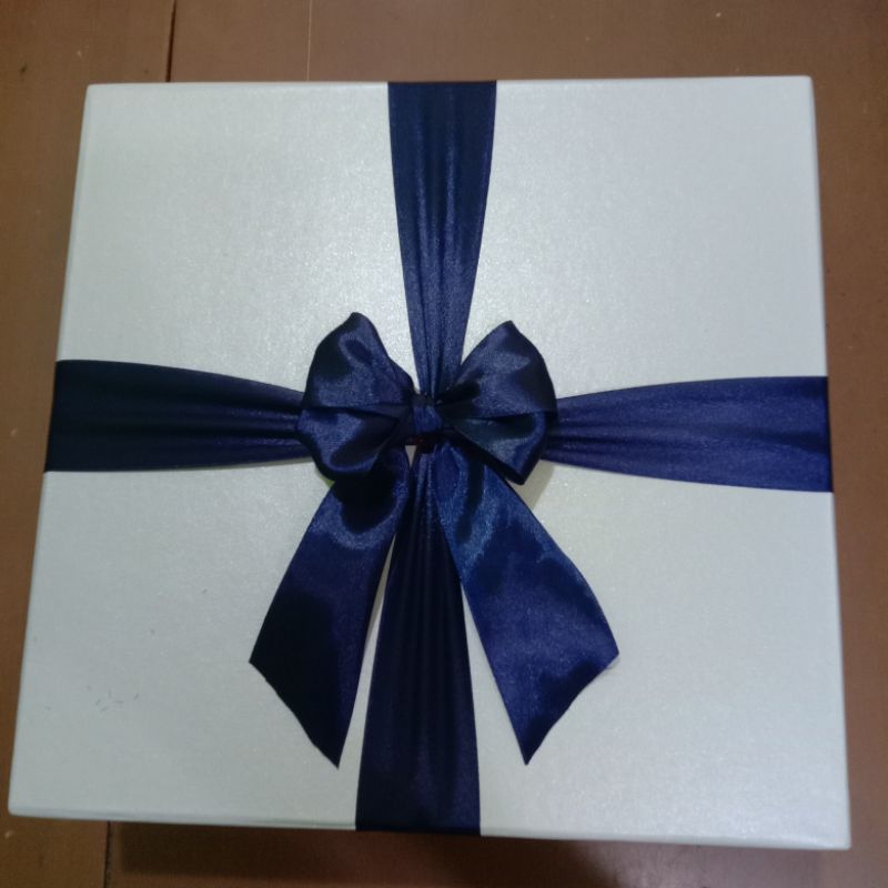 

Boxhampers uk. 25x25x8