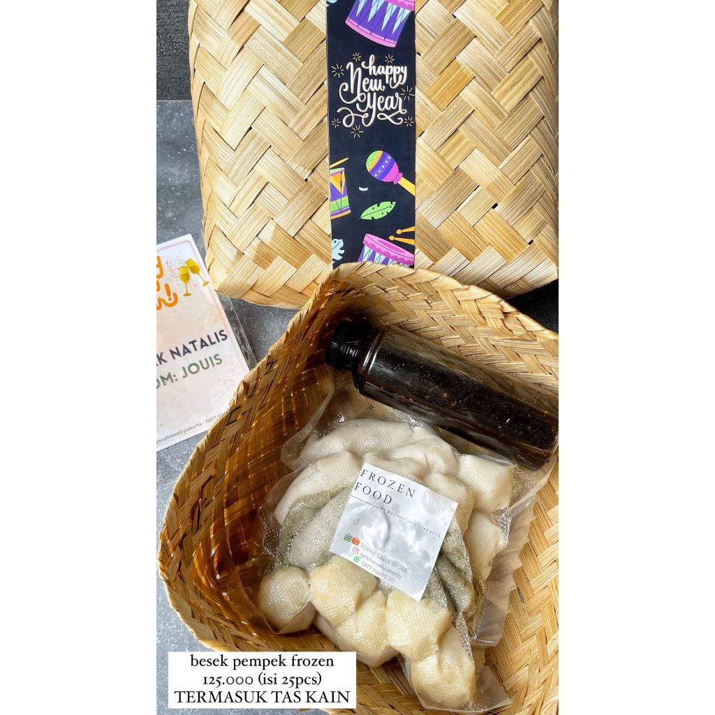 

Besek Pempek Frozen isi 25 Hampers New Year / Tahun Baru - READY