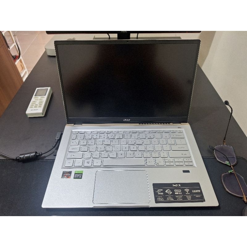 Laptop Second Like New Acer Swift X SFX-14 Ryzen 5-5500 Gold