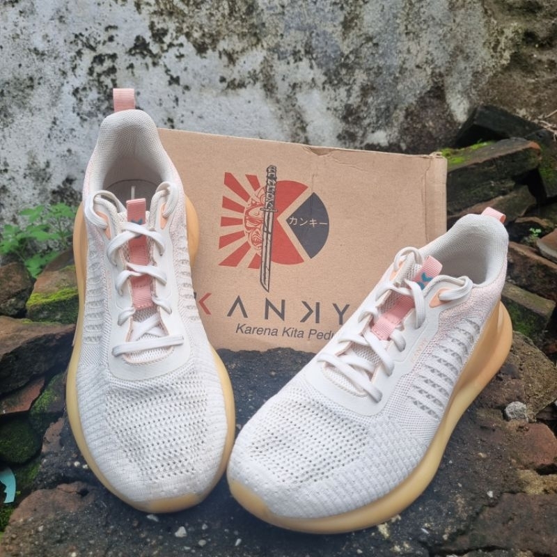 Sepatu Kanky Hiro Nakano Size 41 White Peach