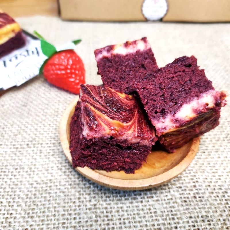 

RED VELVET CHEESE FUDGY