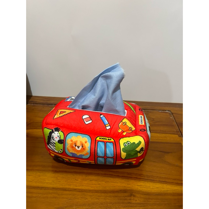 Mainan sensory tarik tisu